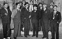 Co gobernador civil de Asturias despois da conferencia no Lar Gallego de Oviedo, 1933.