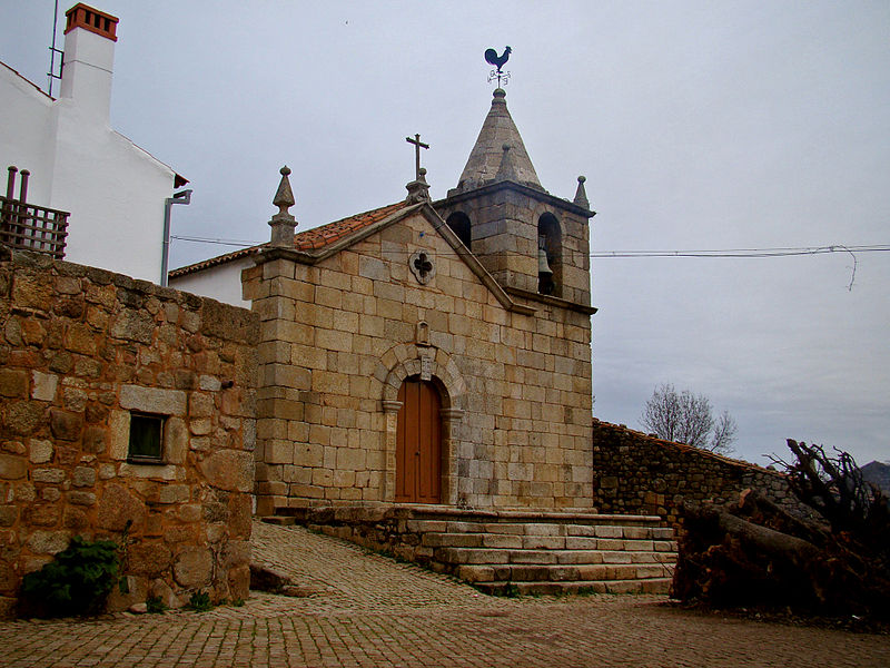 File:Catedral idanha 7.jpg