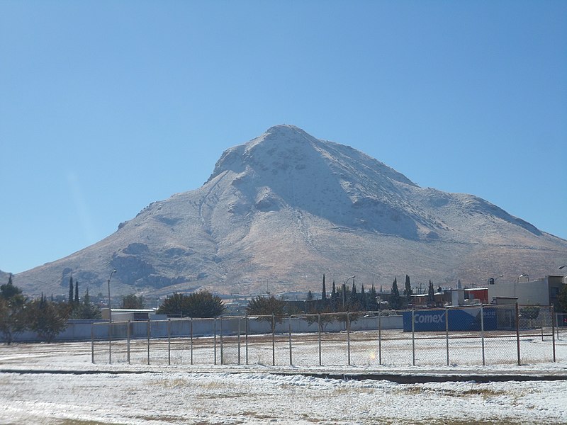 File:Cerro Grande snowy.jpg