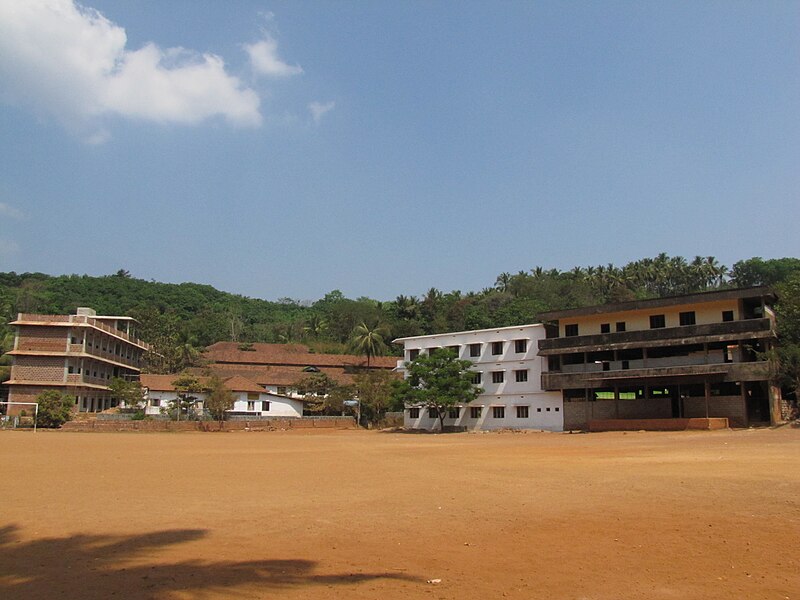 File:Chapparapadavu Higher Secondary School.JPG