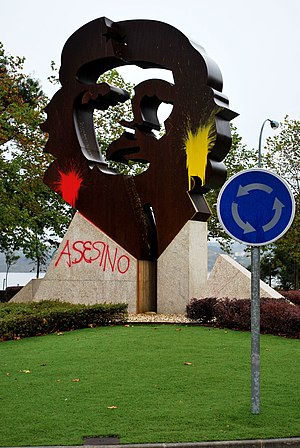 Estatua De Che Guevara En Oleiros: Antecedentes, Descrición, Actos vandálicos