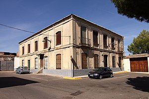 Chozas de Canales, edificio antiguas escuelas.jpg