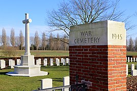 Le cimetière militaire.