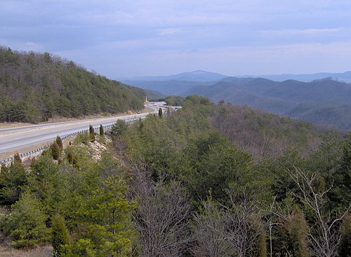 US-25E descending the south slope of Clinch Mountain