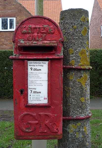 File:Close up, George V postbox on Broadway, Scarborough - geograph.org.uk - TA0389.jpg