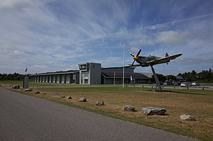 Spitfire am Eingang zum Museum