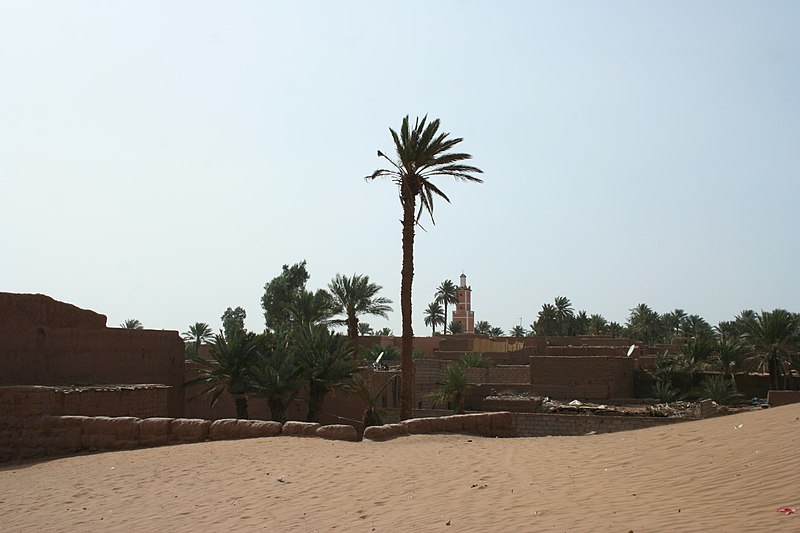 File:Desert encroachment into the village of Tinfou (4487679898).jpg