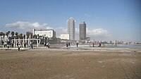 El dia després del temporal Glòria les destrosses eren notables i el mar s'havia endut bona part de la platja, però feia bon temps i les onades eren espectaculars.