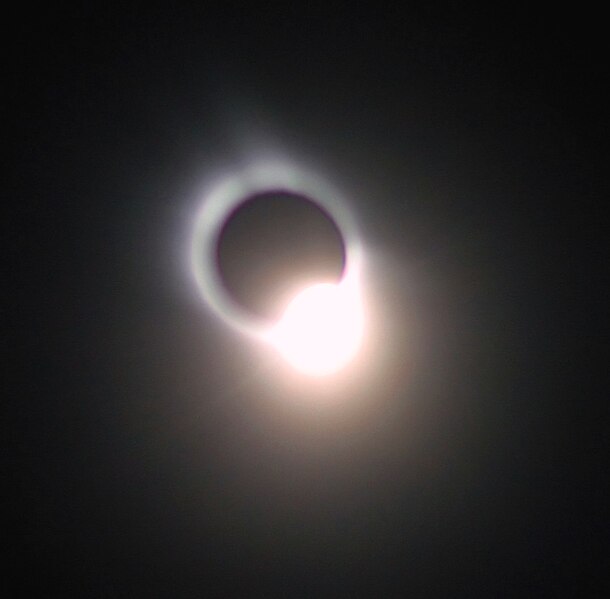 File:Diamond ring at solar eclipse in turkey.jpg