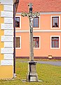 English: Cross at the chapel in Dolní Chrášťany, Prachatice District, the Czech Republic. Čeština: Kříž u kaple v Dolních Chrášťanech, okres Prachatice.