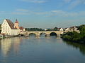 A Duna főága Regensburgnál a Kőhíddal