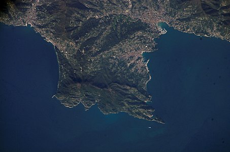 ↑Genova, . . . .  ↑ Promontorio di Portofino↑, Vista dal satellite,  . . . . golfo di Rapallo↑,  . . . .  Santa Margherita Ligure