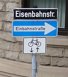 [1] Schild an einer Einbahnstraße