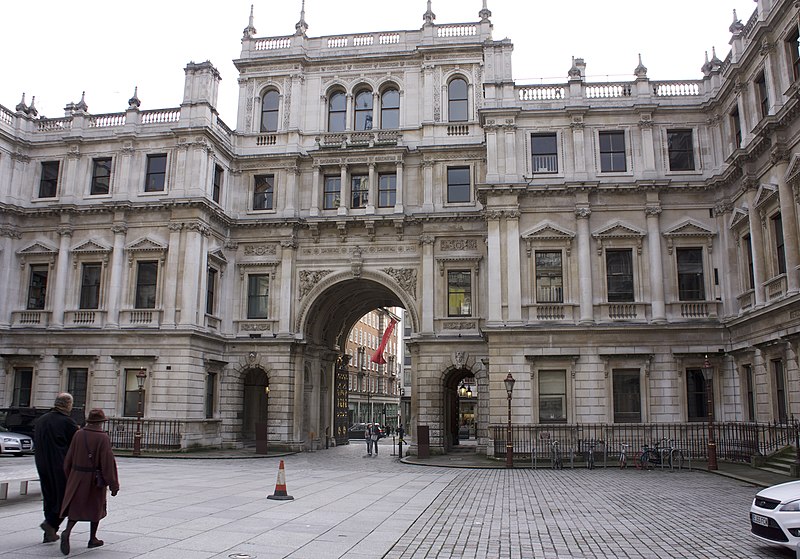 File:Entrance to the Royal Academy - geograph.org.uk - 3774504.jpg