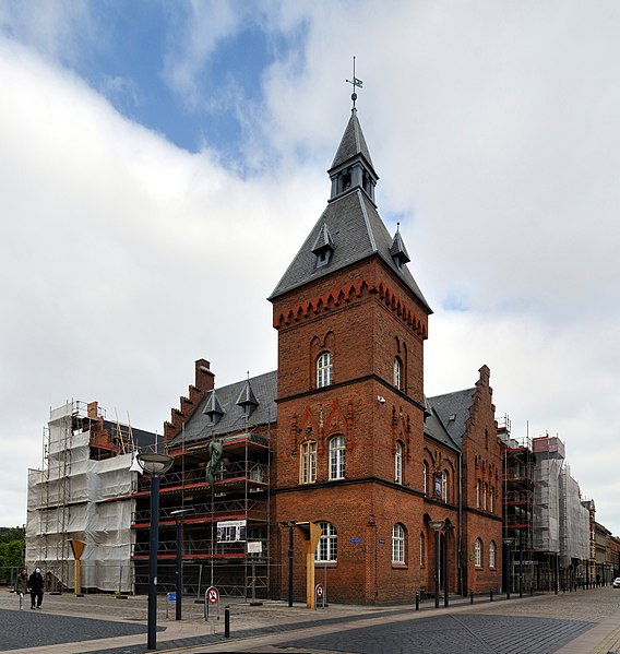 File:Esbjerg - Altes Gerichts- und Arrestgebäude.jpg