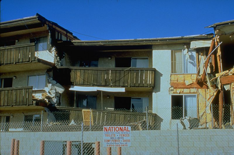 File:FEMA - 1685 - Photograph by FEMA News Photo taken on 01-17-1994 in California.jpg