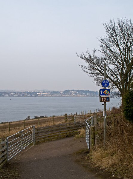 File:Fife coastal path - geograph.org.uk - 3358471.jpg