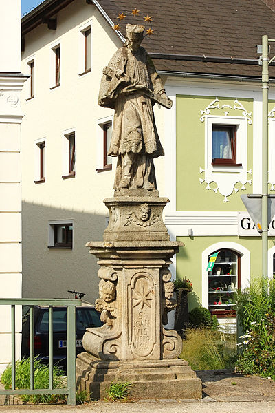 File:Figurenbildstock hl Johannes Nepomuk in Zwettl an der Rodl.jpg