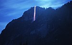 Vorschaubild für Yosemite Firefall