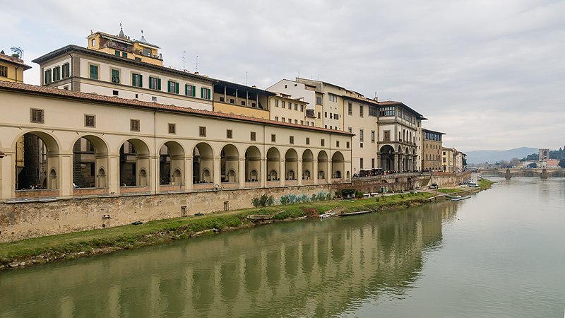 File:Florence Italy Houses-at-Arno-River-02.jpg