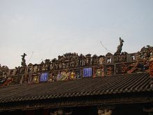 Pottery flying cod on the ridge