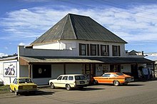 Eski Maid of Australia oteli, daha sonra Millers Store oldu. Fotoğraf c1981.jpg