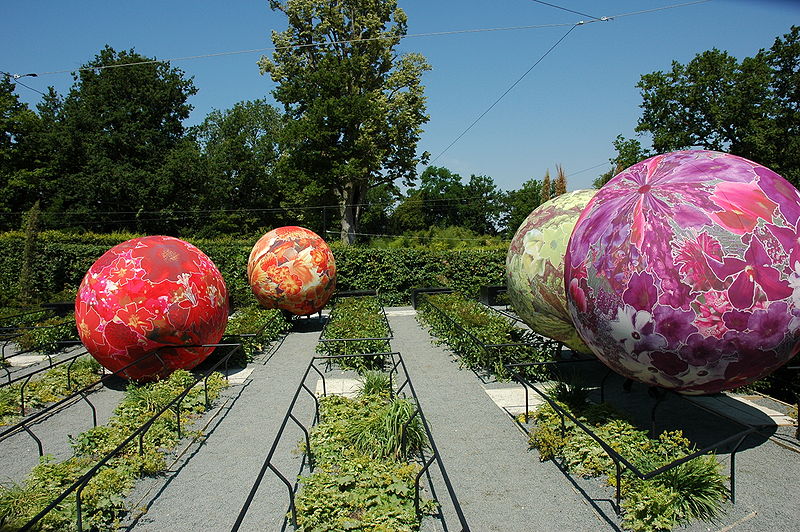 File:France Loir-et-Cher Festival jardins Chaumont-sur-Loire 2006 19 Flower n roll 01.JPG