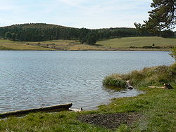 Fransa Lozère Lac du Moulinet 1.jpg