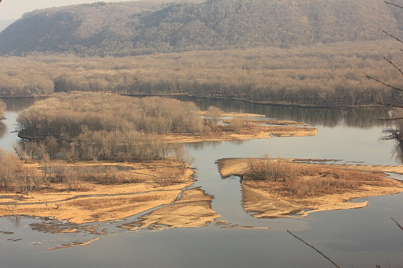 File:Gfp-iowa-pikes-peak-state-park-creek-flowing-into-mississippi.jpg