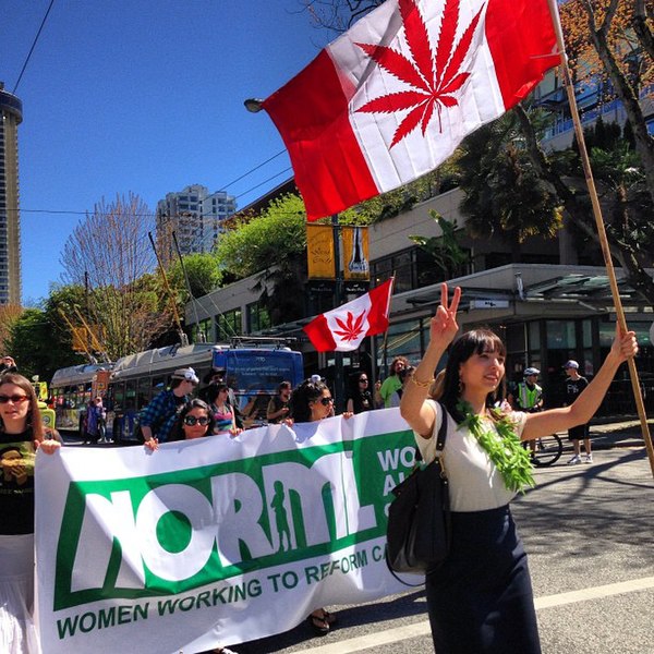 File:Global -Marijuana March in -Vancouver with @JodieEmery @PhilosophyPink @NataliaJGonzalez -bcpoli -cdnpoli -gmm.jpg