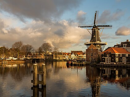 Moinho de vento "De Adriaan", Haarlem, Países Baixos. (definição 4 352 × 3 264)