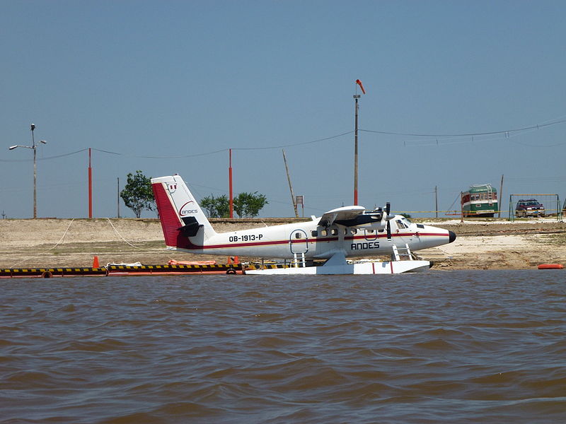 File:Hidroavión de flotadores en Iquitos.jpg