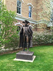 A statue of George Washington, one of the university's many statues. Hillsdale College George Washignton.JPG