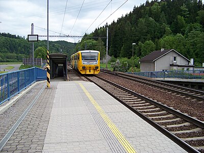 Gare ferroviaire de Hoštejn.