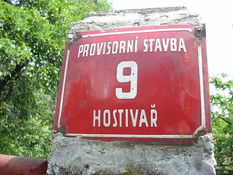 File:Hostivař, číslo provizorní stavby.jpg