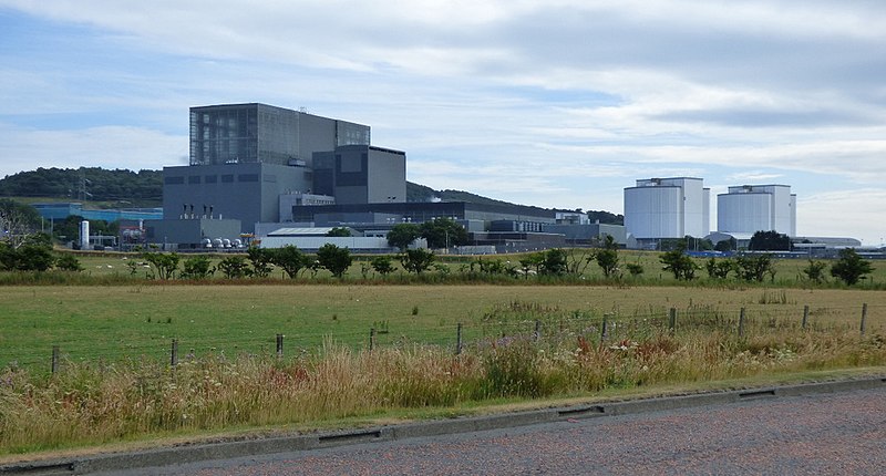 File:Hunterston nuclear power stations (geograph 5851881).jpg