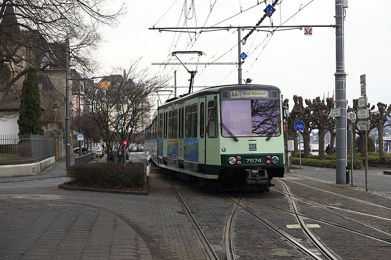 File:I10 925 Bf Königswinter Clemens-August-Straße, ET 7574.jpg