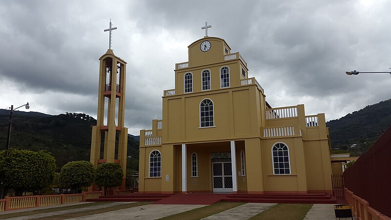 File:Iglesia Santa Maria. Dota. Costa Rica (1).jpg