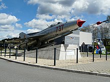 Jagdflugzeug MiG-21, das auch von Jähn geflogen wurde, vor der Deutschen Raumfahrtausstellung in Morgenröthe-Rautenkranz (2015)