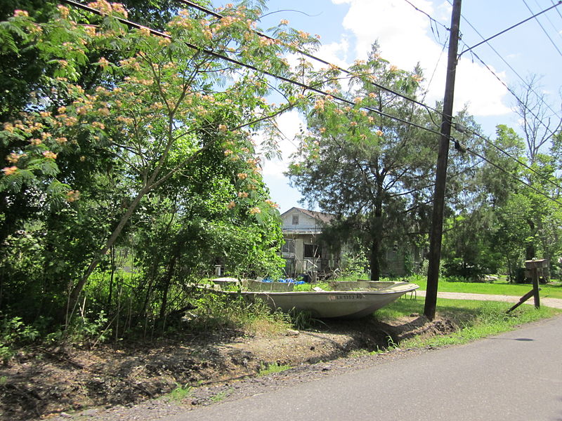 File:Jean Lafitte LA Driveway Boat.JPG