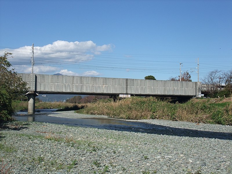 File:Kanamegawa bridge １.jpg