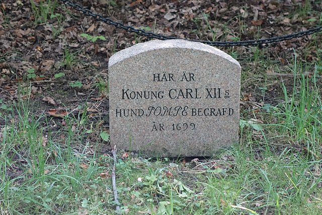 filter relæ lidenskab File:Karl XII hund pompes grav Karlberg Slott bild 1.JPG - Wikimedia Commons