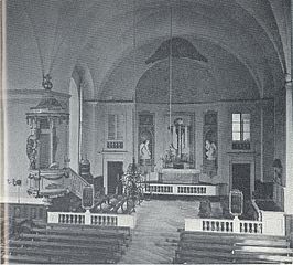 Domkyrkans interiör före restaureringen 1915 (fotot är taget omkring år 1880).