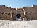 Karnak Tempel Ramses III. 03.JPG