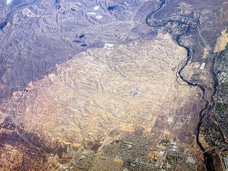 File:Kern River Oil Field aerial.jpg