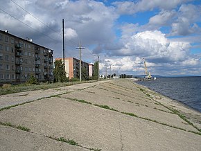 Khvalynsk Quay of Volga.jpg