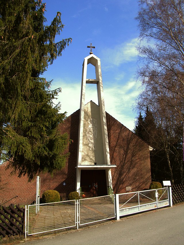 File:Kirche_St._Godehard_Amelinghausen.jpg