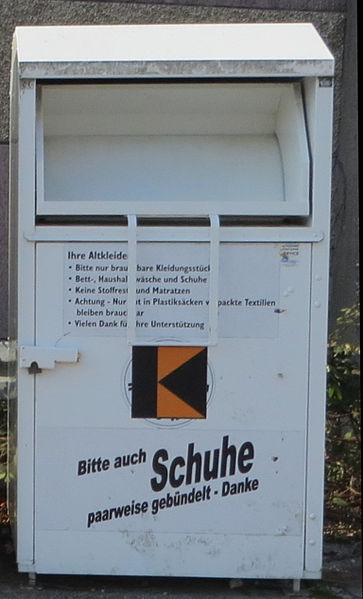 File:Kolping Altkleidercontainer.jpg