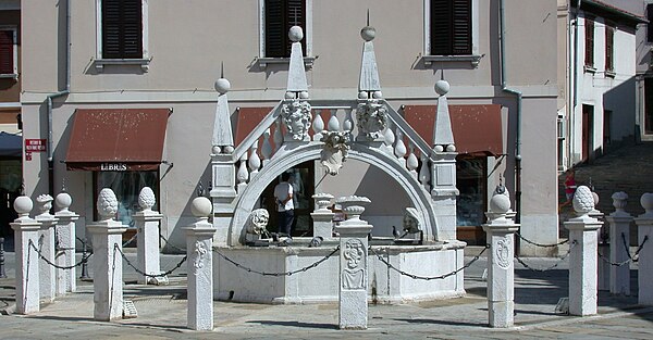 Image: Koper   Fontana da Ponte 1