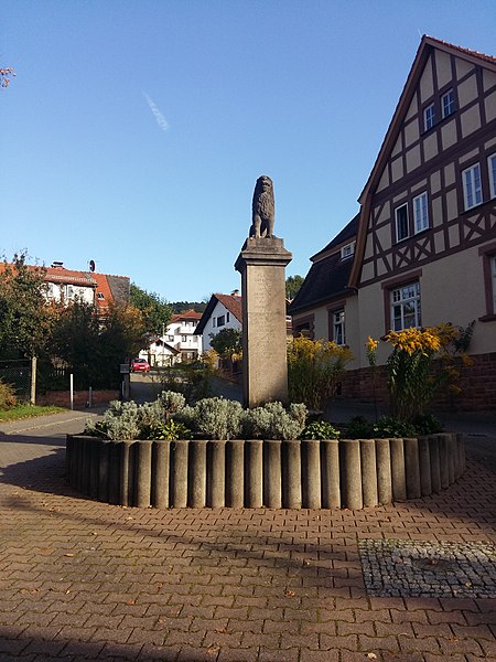 File:Kriegerdenkmal (Groß-Umstadt - Wiebelsbach).jpg